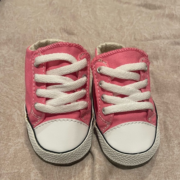 Baby Converse - Picture 1 of 6